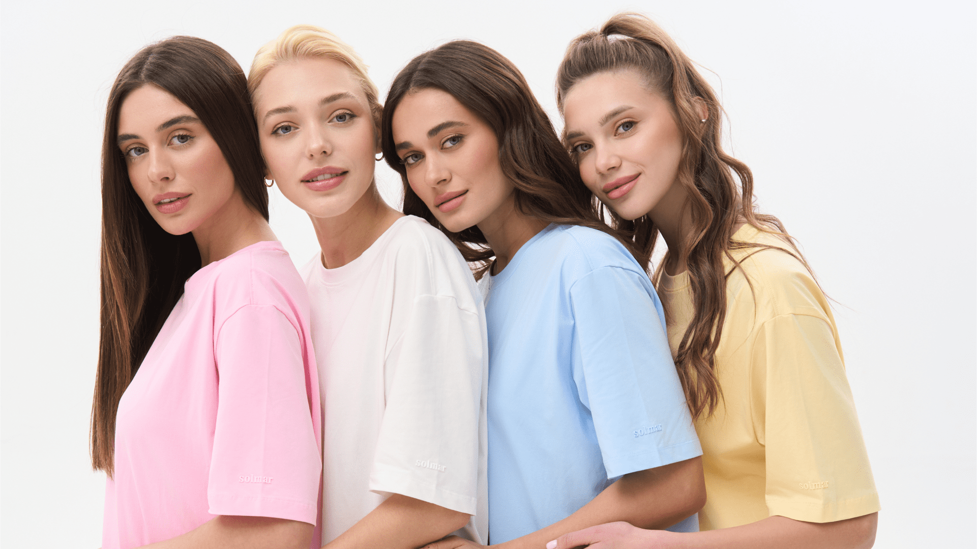 Basic T-shirt: Five Creative Combinations for the Summer - SOLMAR