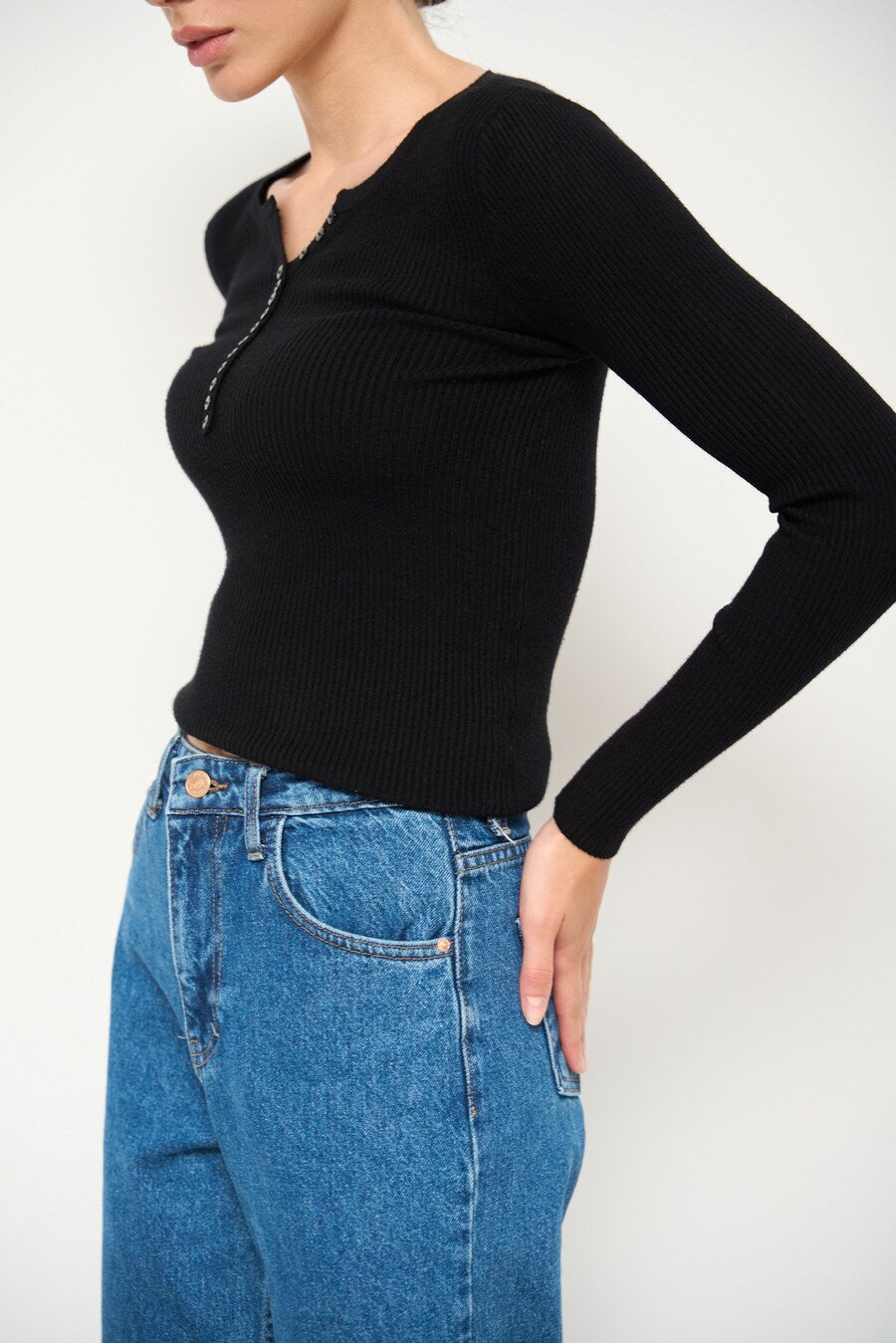 Black Long Sleeve with buttons - SOLMAR