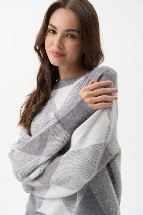 Grey Diamond Pattern Knit Sweater - SOLMAR