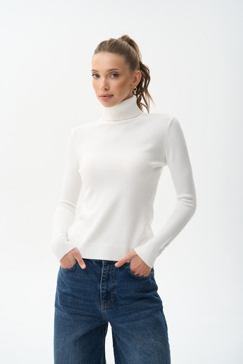 Turtleneck sweater in color white - SOLMAR