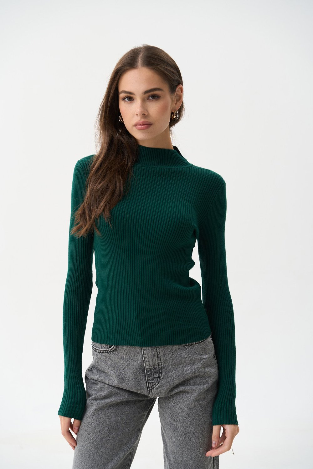 Sweater with a neck rack in color green - SOLMAR