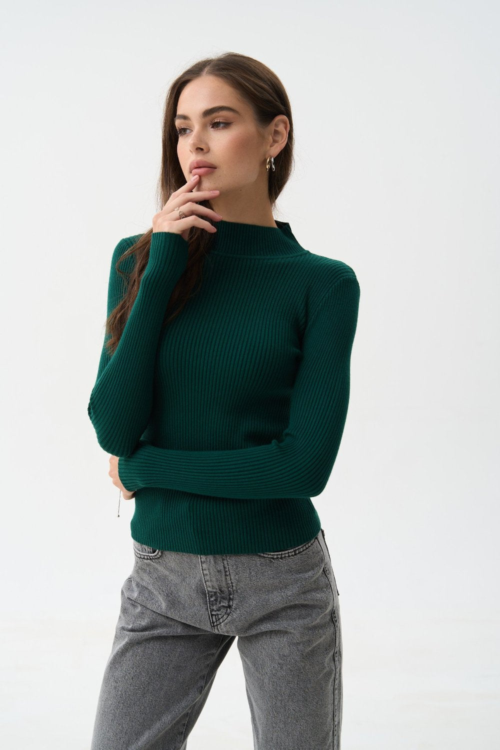 Sweater with a neck rack in color green - SOLMAR