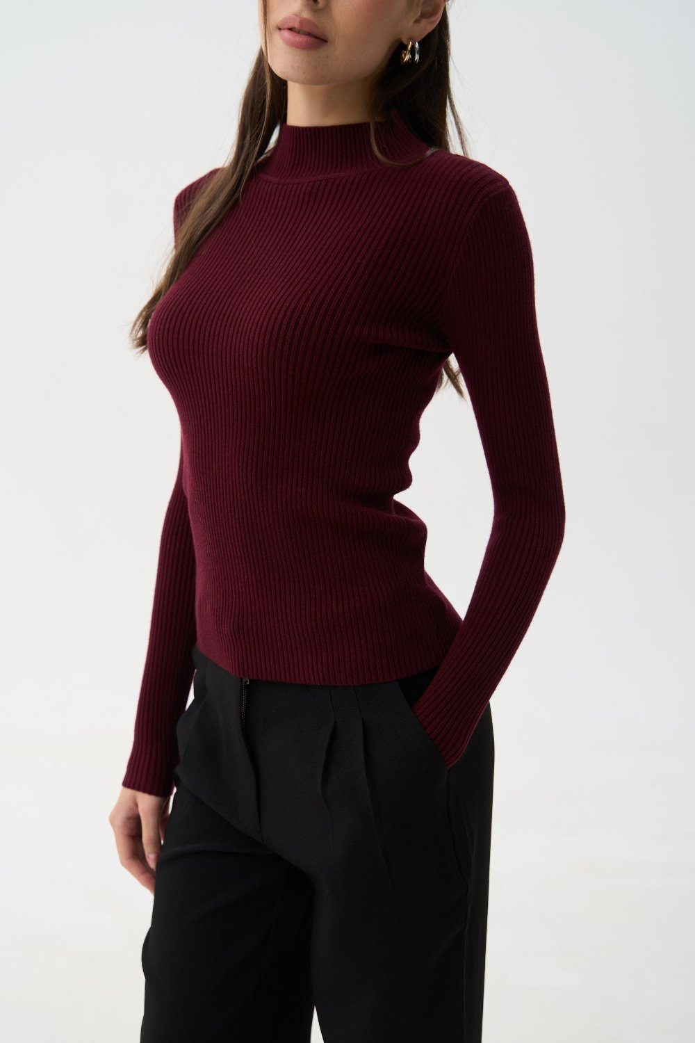 Sweater with a neck rack in color burgundy - SOLMAR