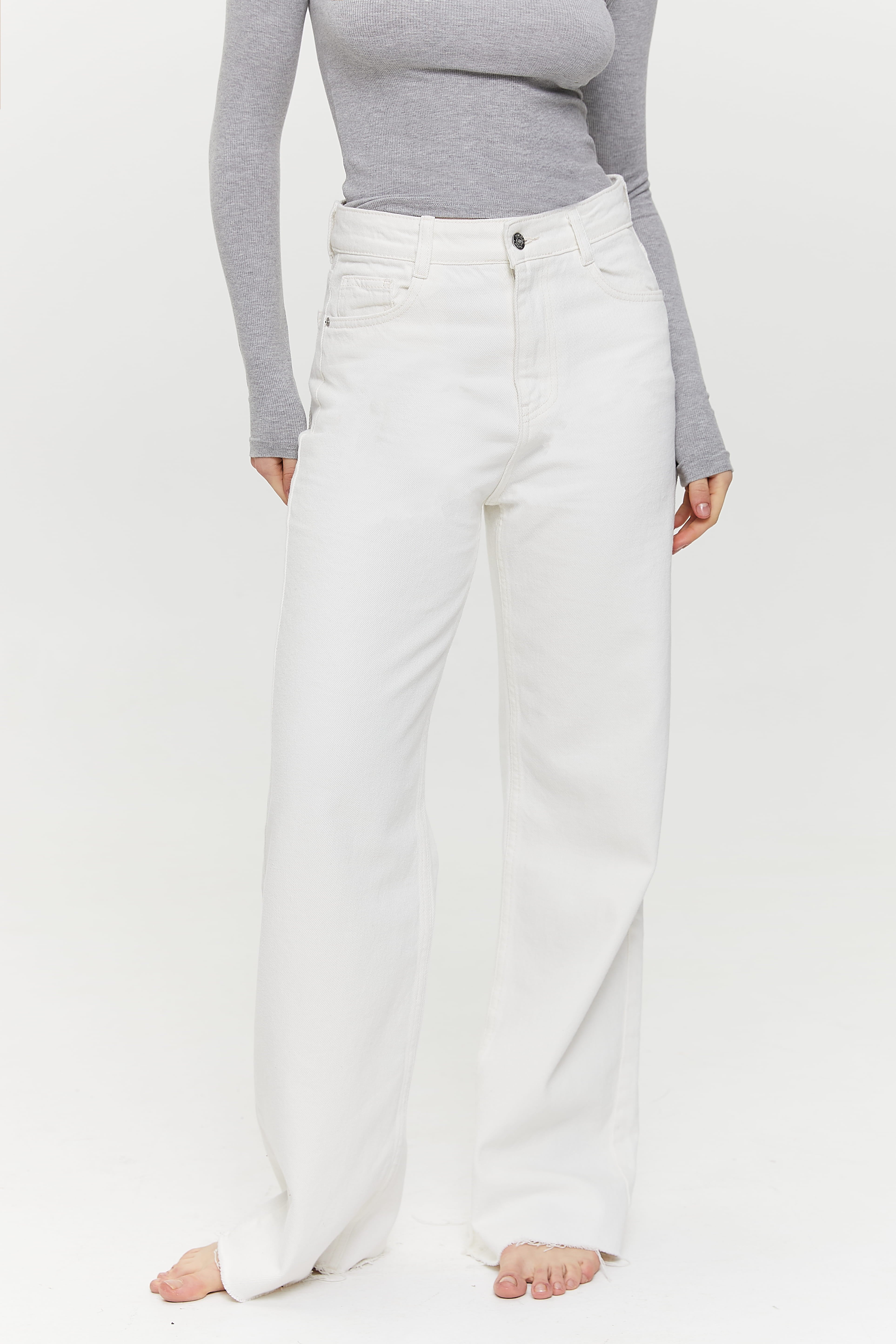 Milk WIDE LEG MID-RISE Jeans: Effortless Elegance in Every Step Milk WIDE LEG MID-RISE Jeans: Effortless Elegance in Every Step