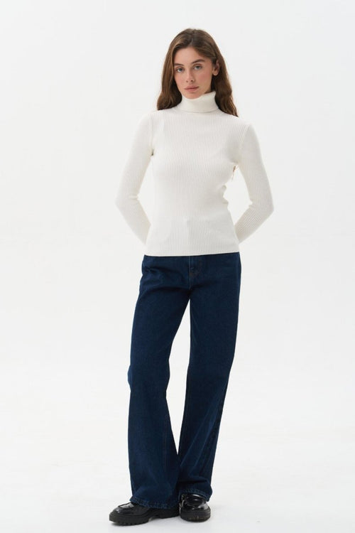 Ribbed turtleneck sweater in color white - SOLMAR