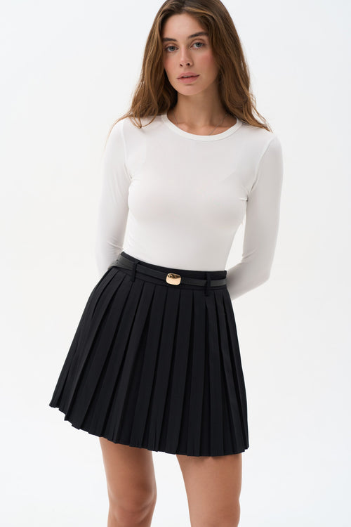 Pleated skirt in color black - SOLMAR