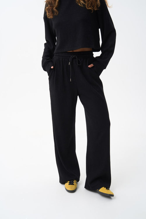 Knitted pants in color black - SOLMAR