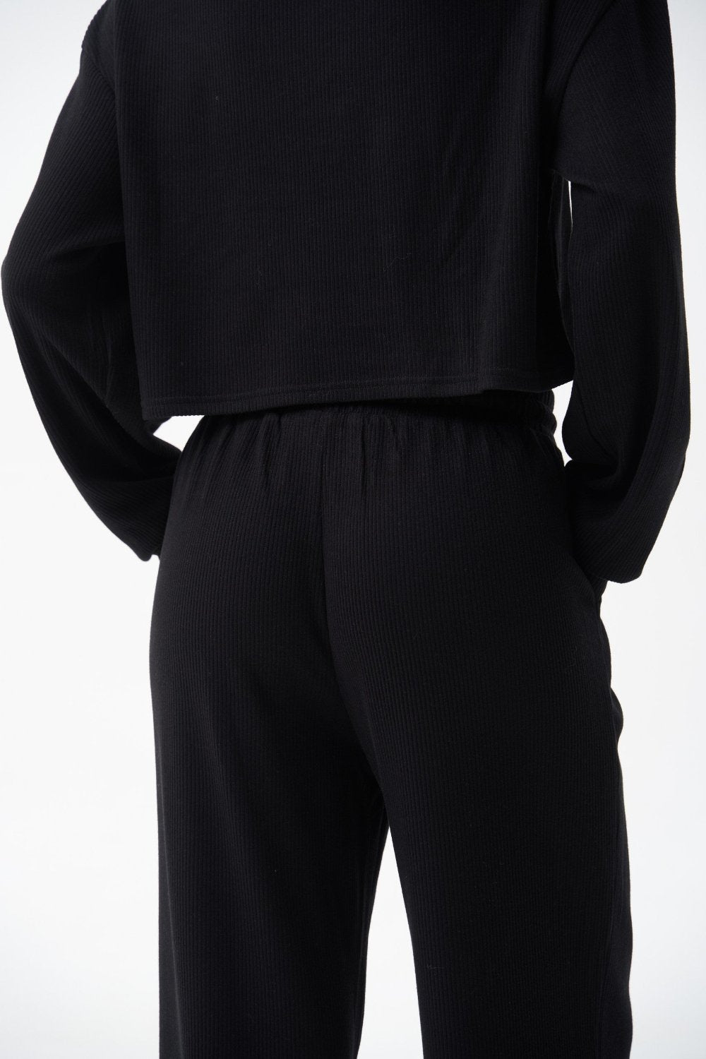 Knitted pants in color black - SOLMAR