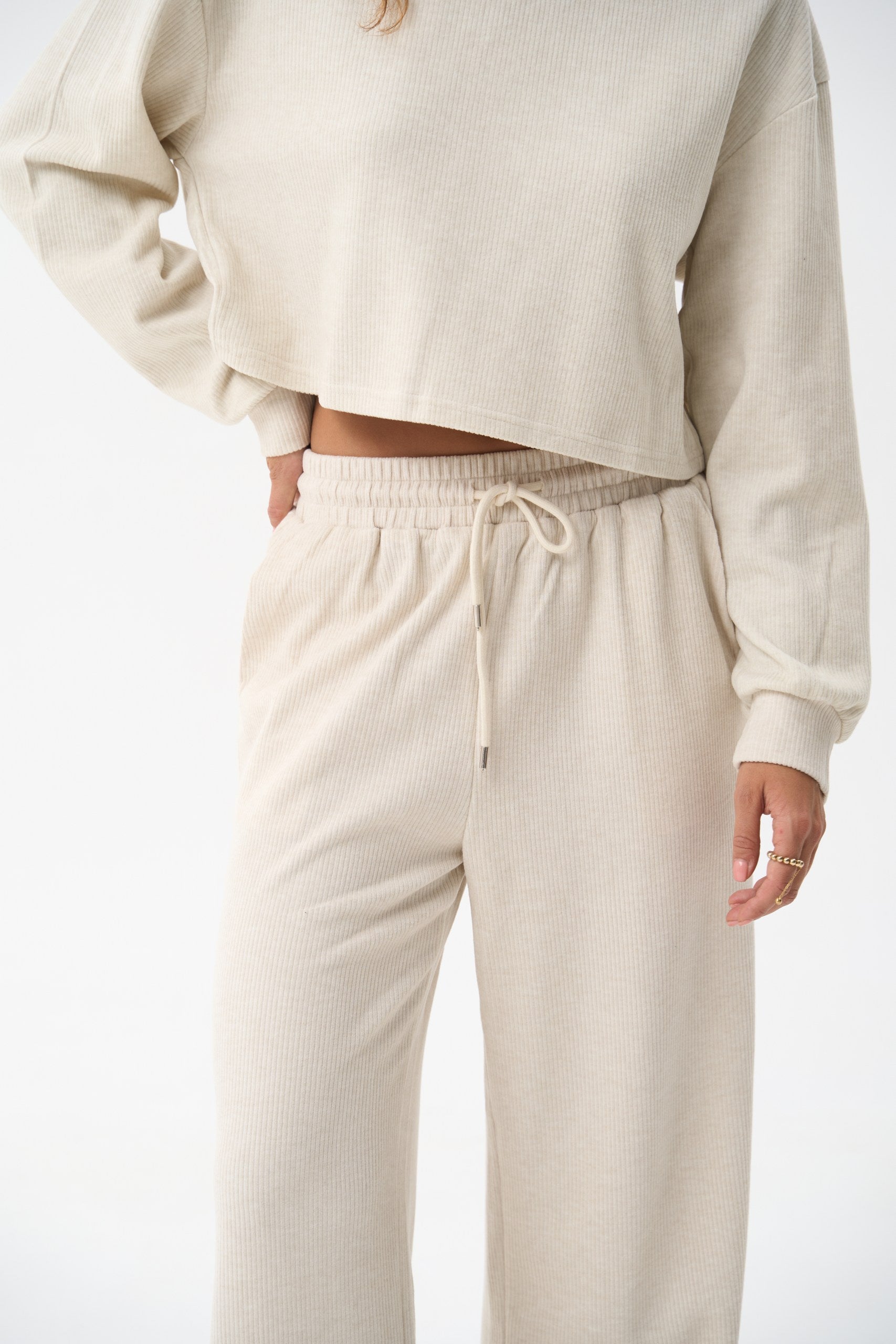 Milk Cropped Sports Sweatshirt - SOLMAR