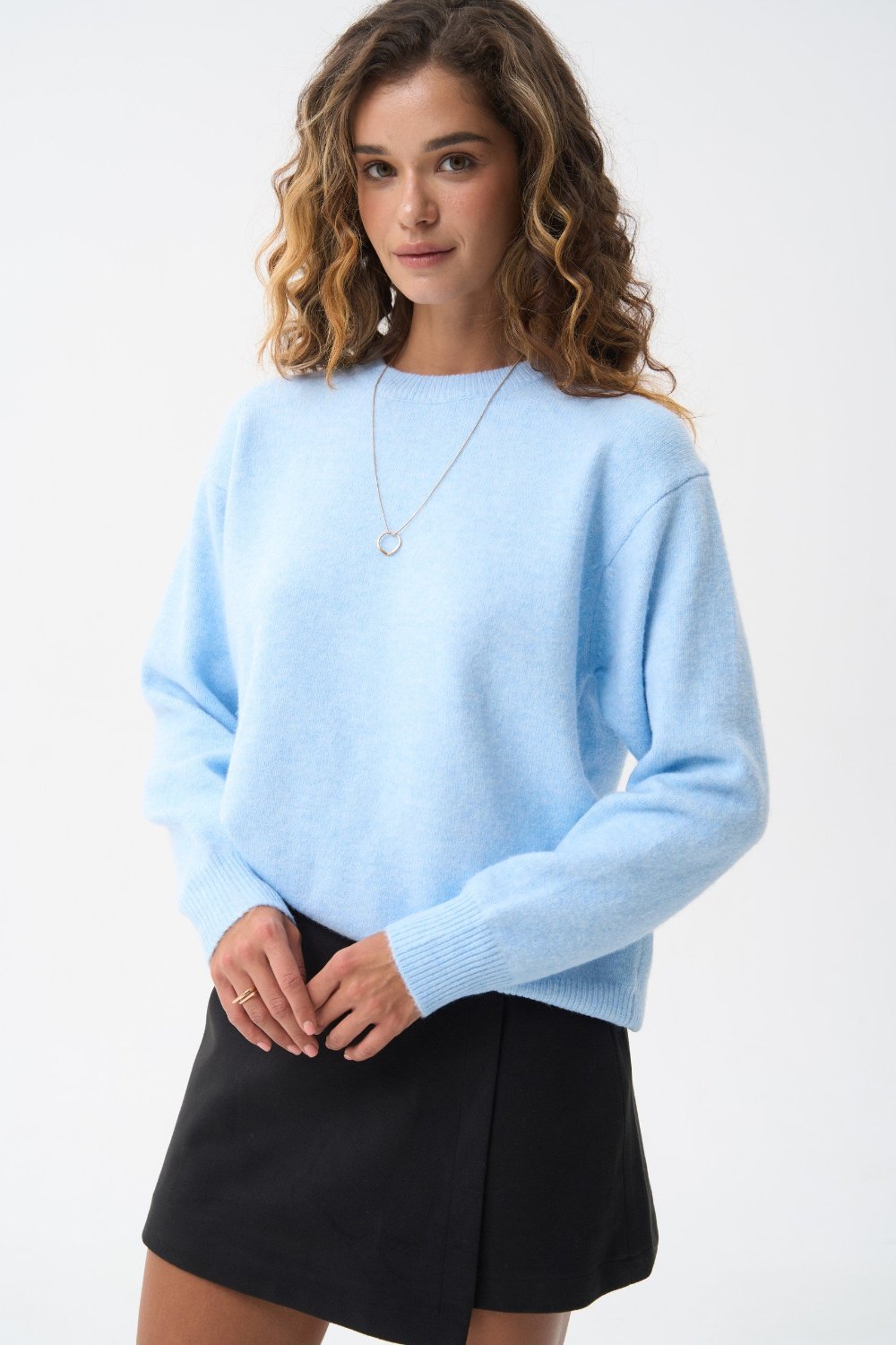 Wool sweater in color blue