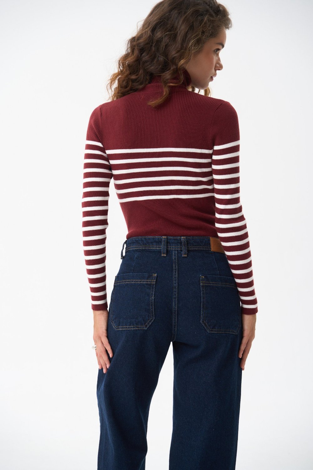 Red turtleneck sweater with a milky stripe - SOLMAR