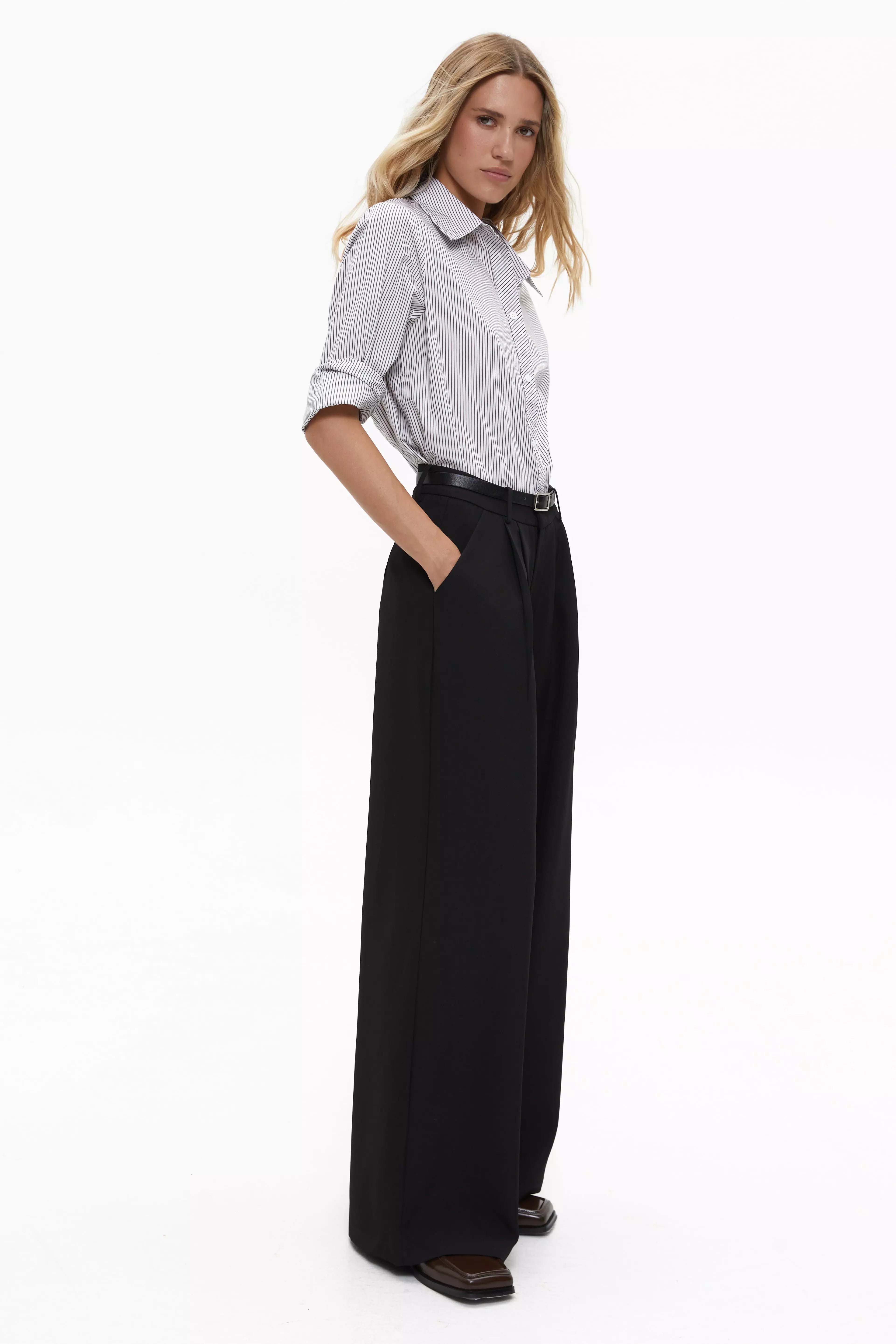 Black Classic Pleated Trousers - 6113