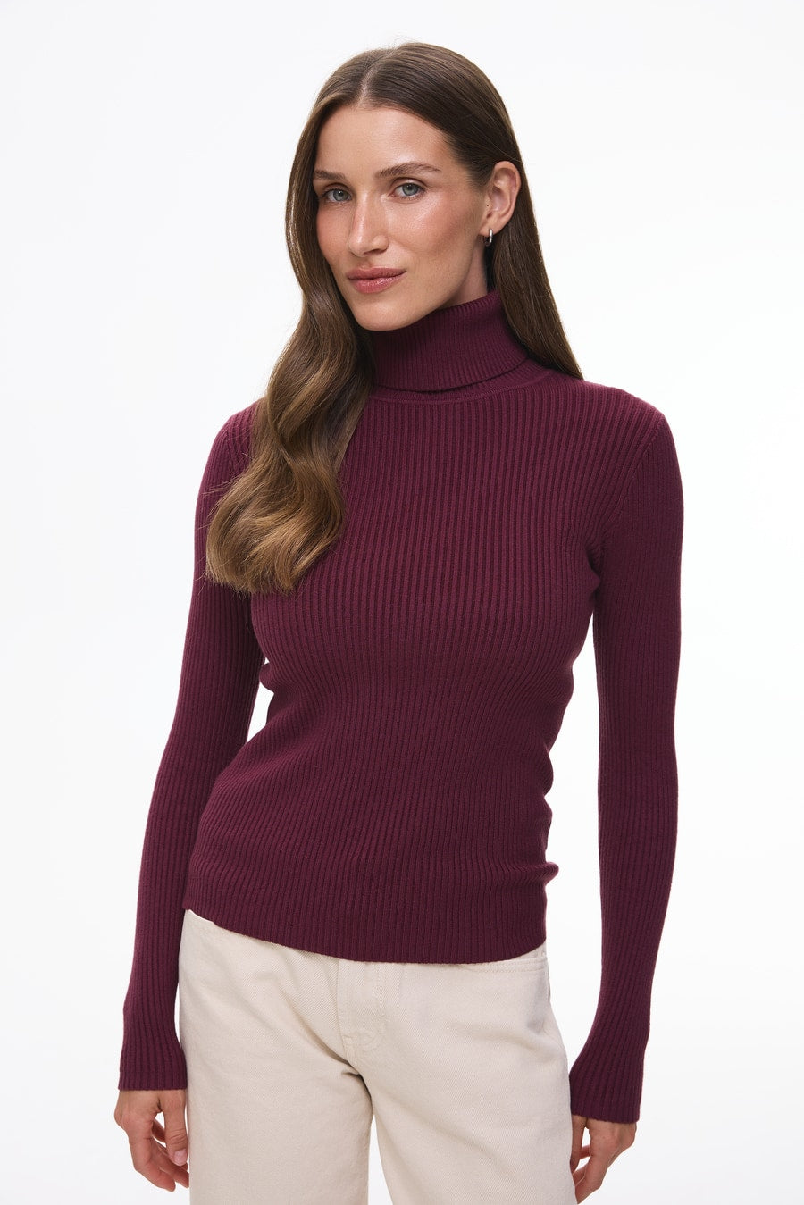 Ribbed turtleneck sweater in color red