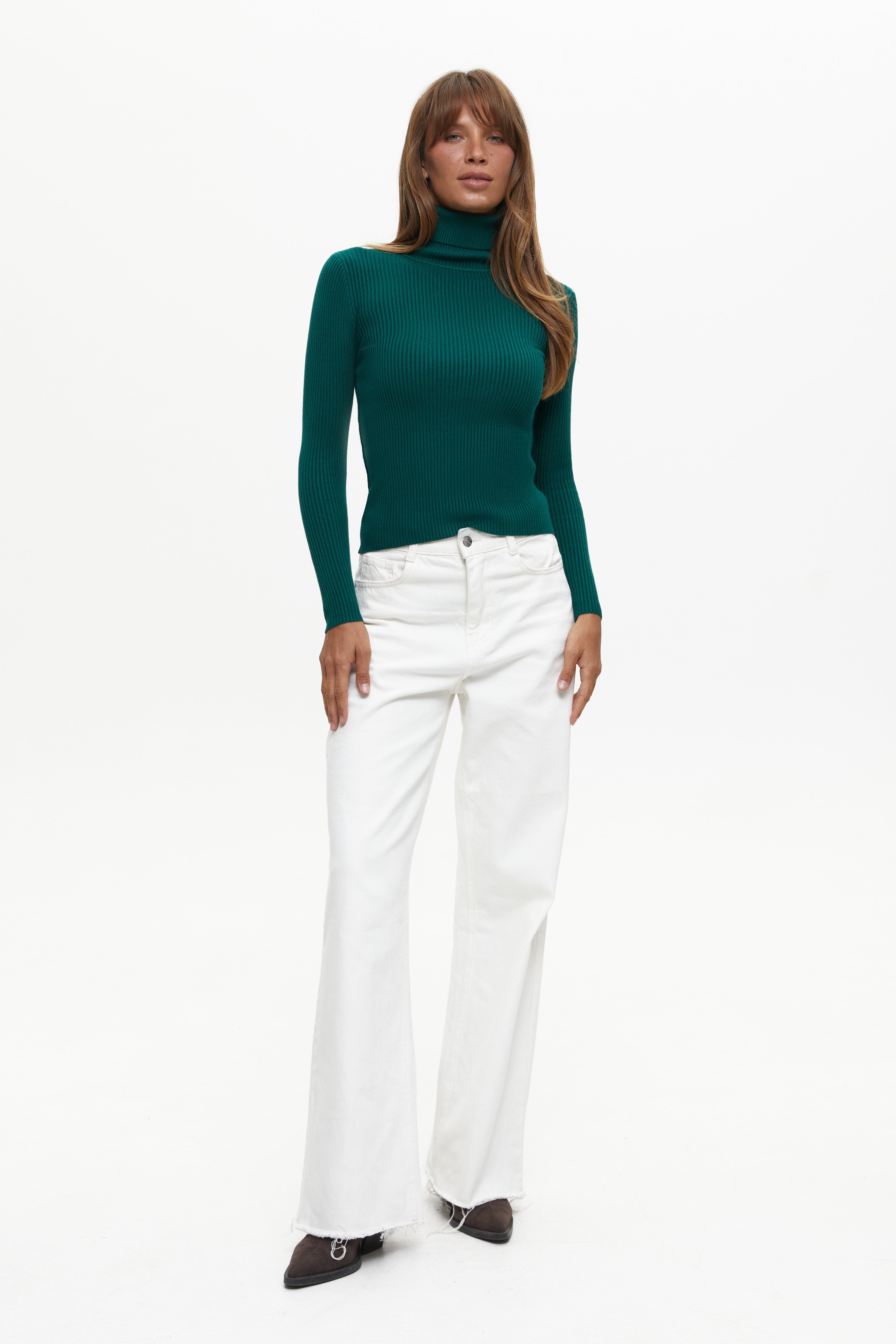 Ribbed turtleneck sweater in color green
