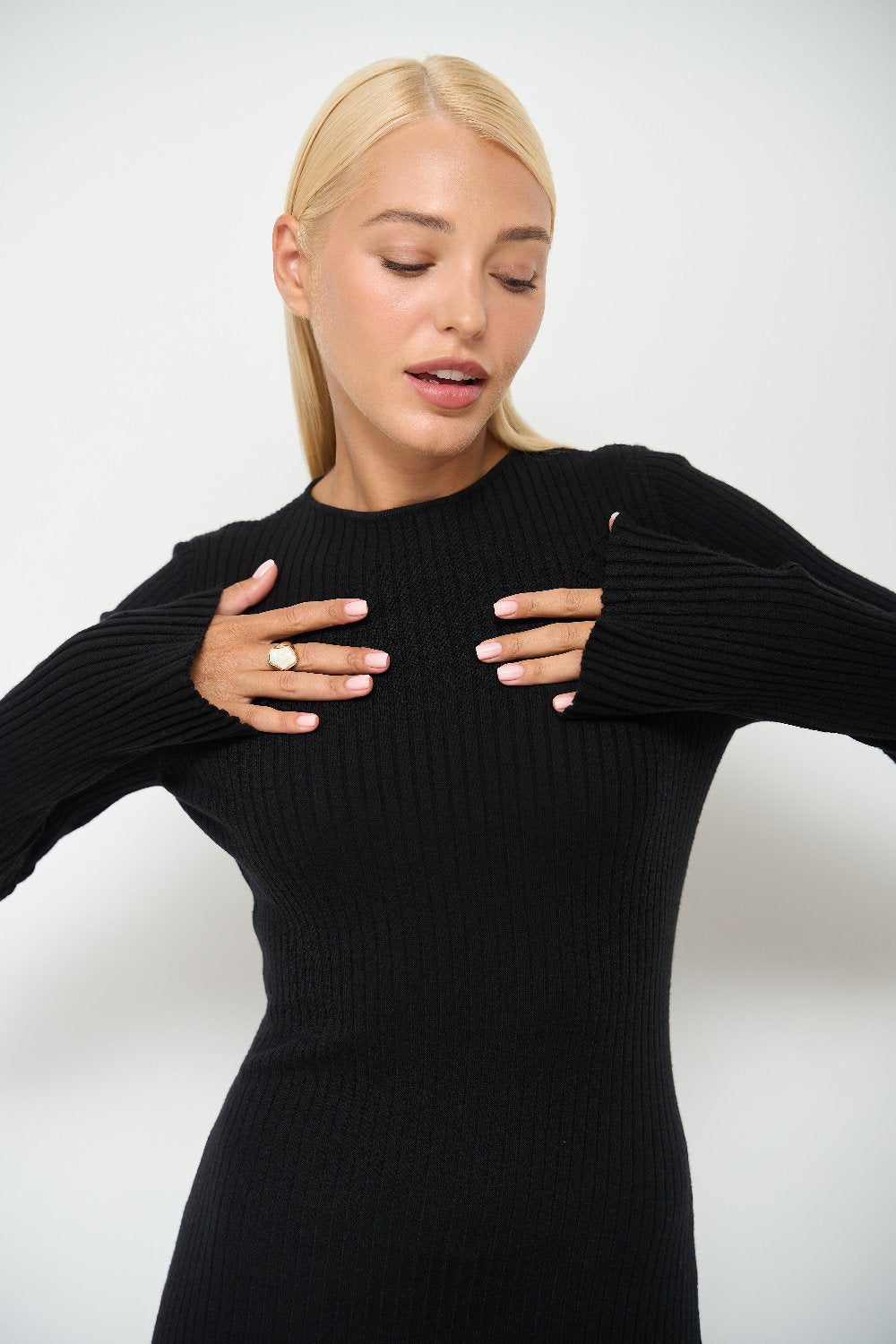 Black Long Sleeve Ribbed Knit Midi Dress - SOLMAR