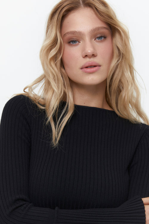 Black Long Sleeve Ribbed Knit Midi Dress