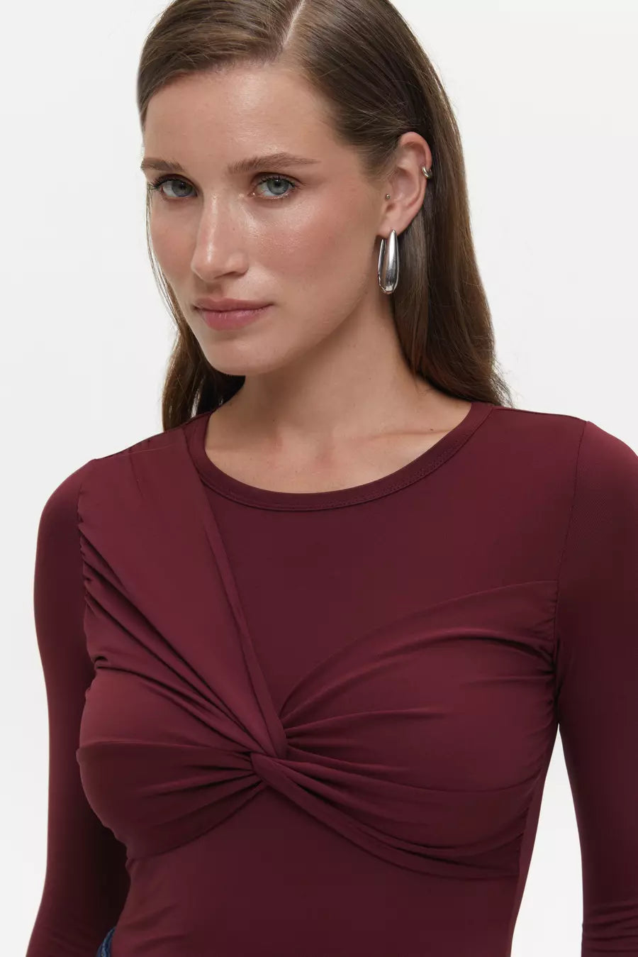 bod-z-asimetrichnim-elementom-v-kolor-burgundy-3109