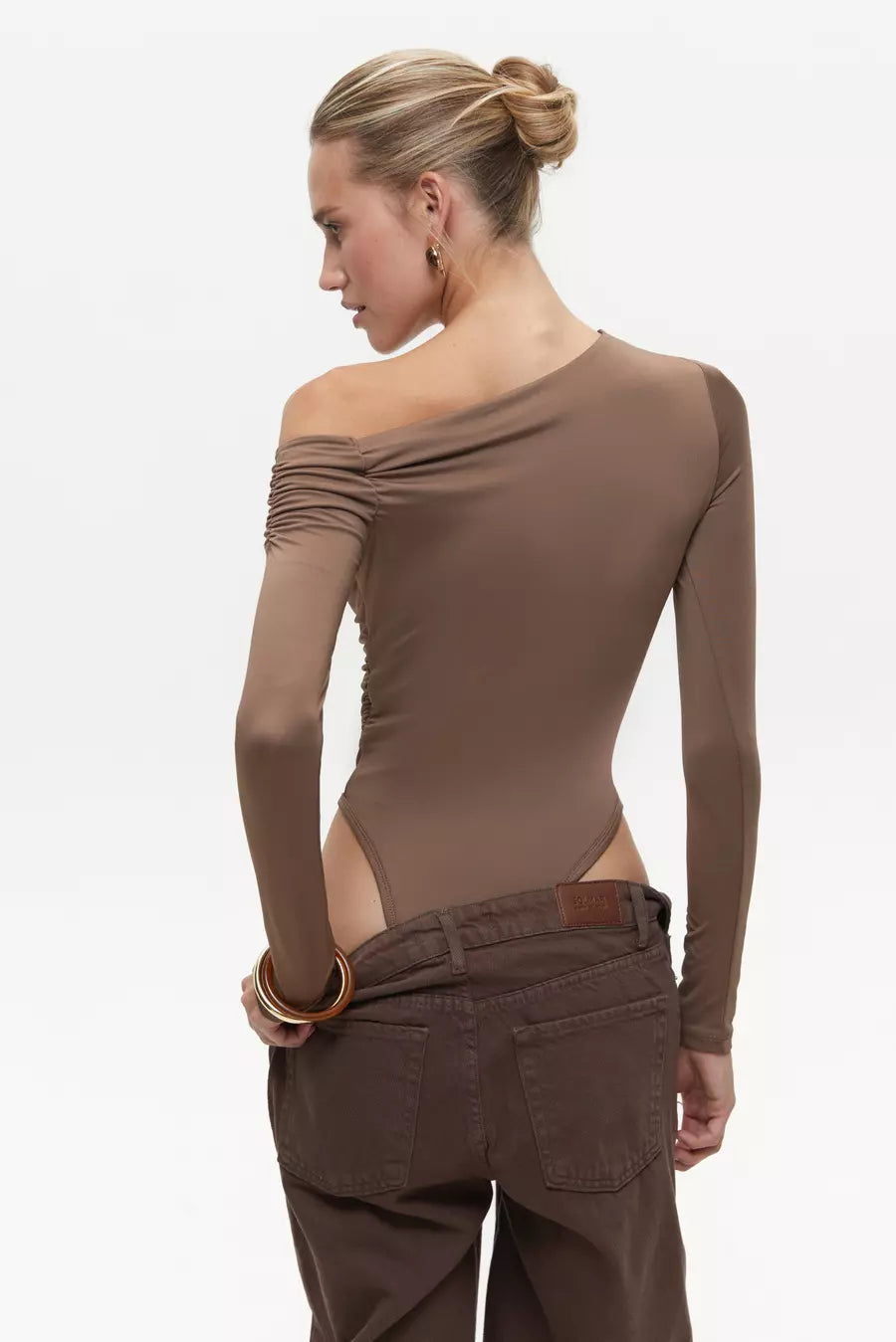 bod-z-v-dkritim-plechem-v-kolor-brown-3102