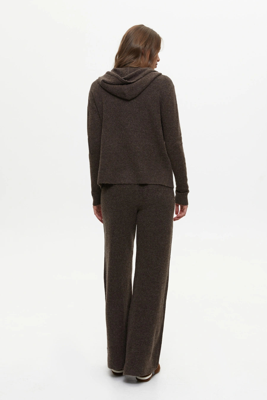 brown-sweatshirt-and-gogger-pants-set-9570