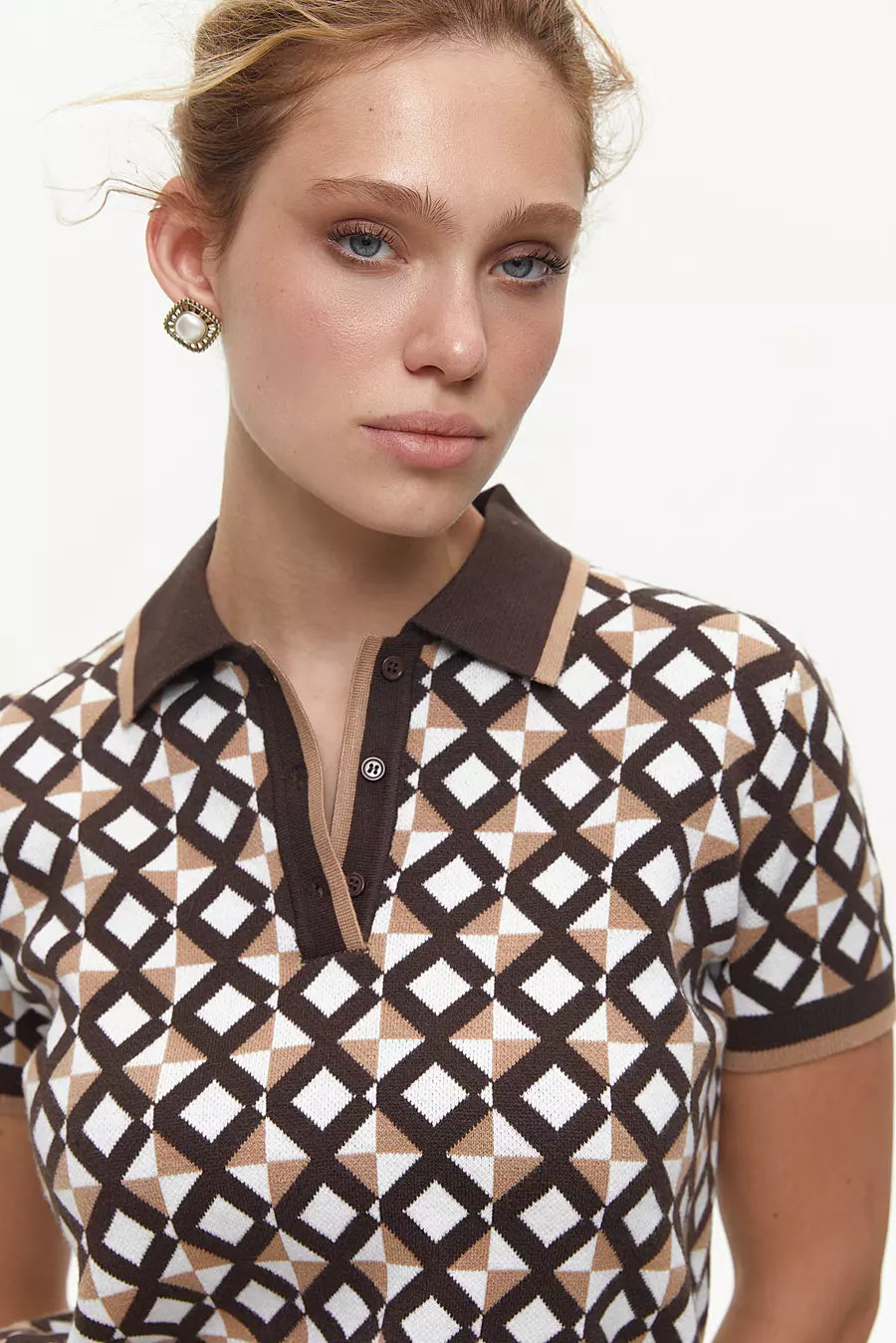 dzhemper-polo-z-geometrichnim-v-zerunkom-brown-2212