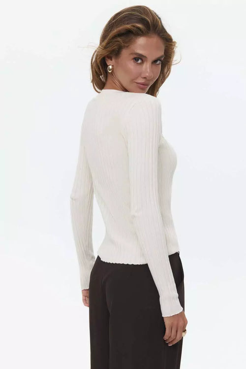 dzhemper-v-shirokij-rubchik-v-kolor-beige-2110