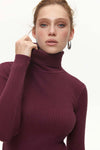 Ribbed turtleneck sweater in color red