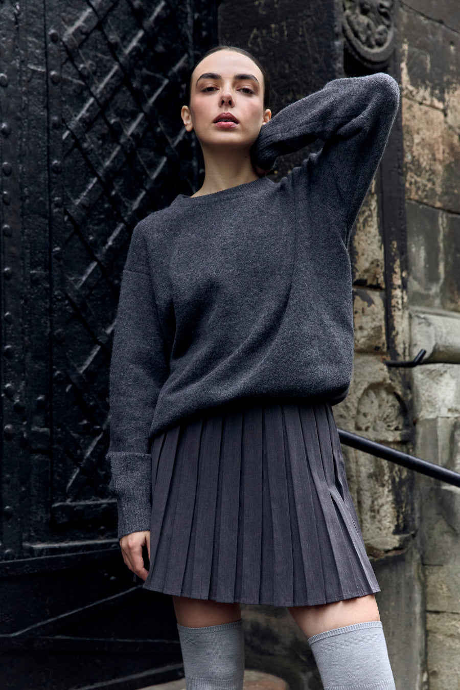 Pleated skirt in color grey