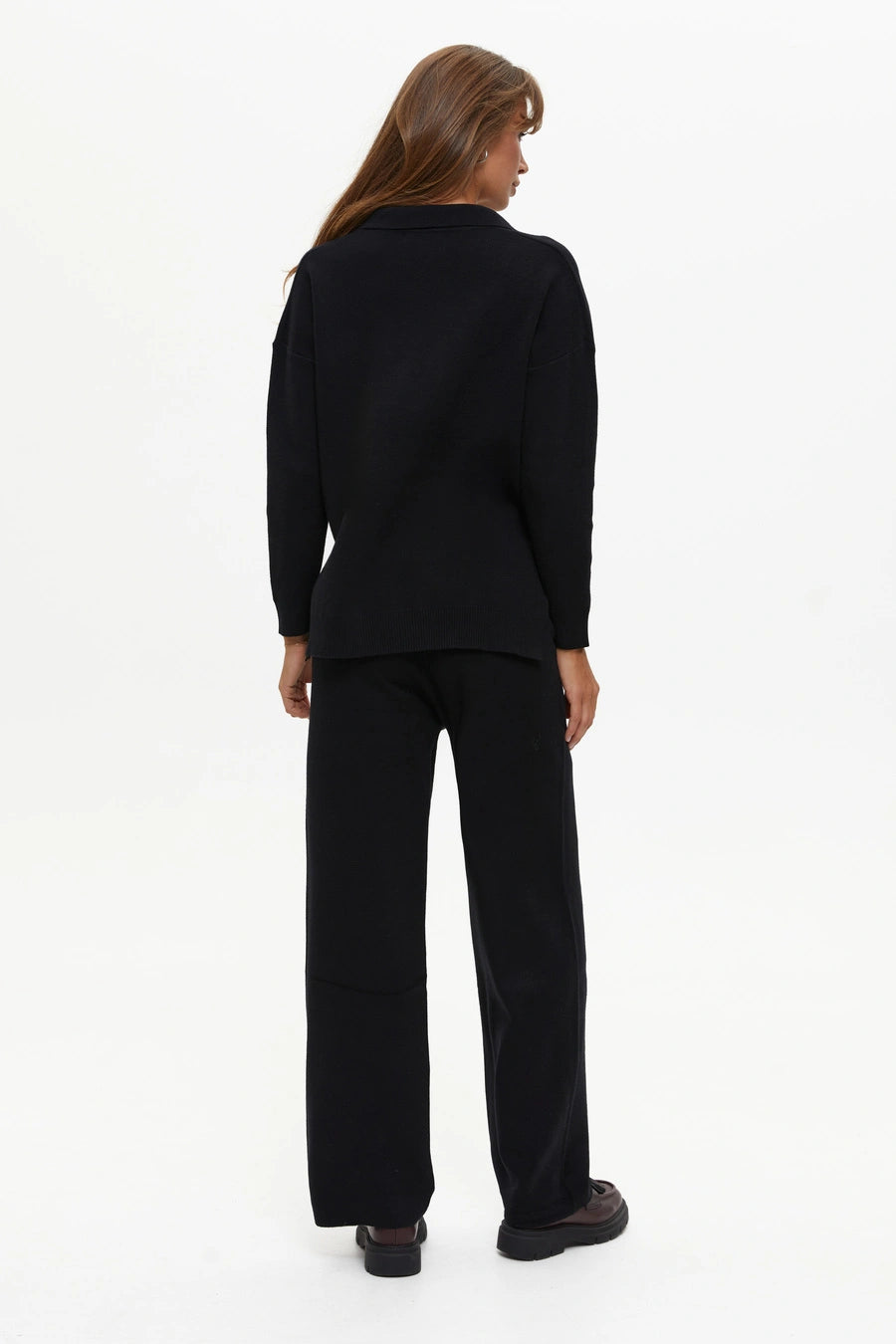 kostyum-z-svetrom-polo-ta-bryukami-black-9567