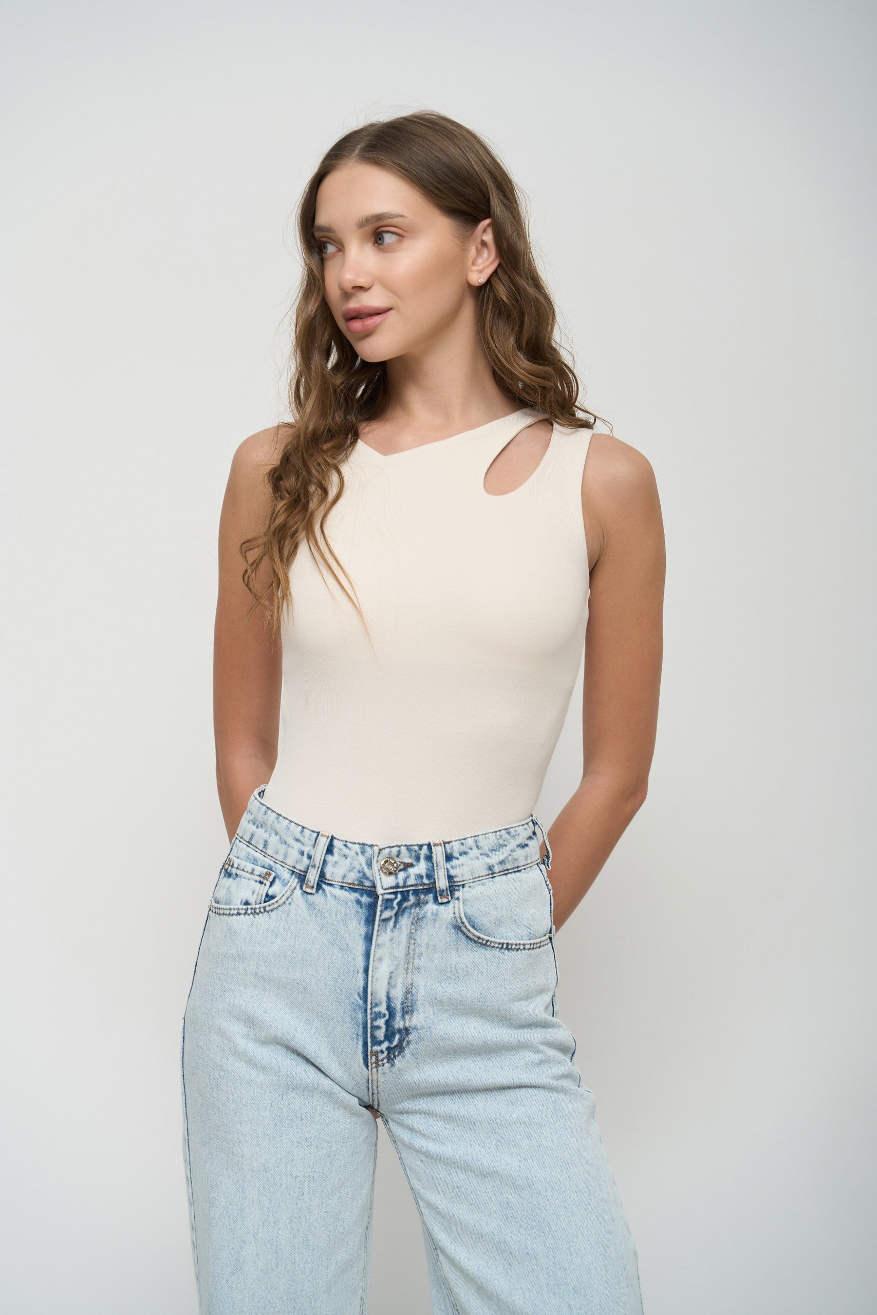 Cutout neckline tank top, Milk Cream