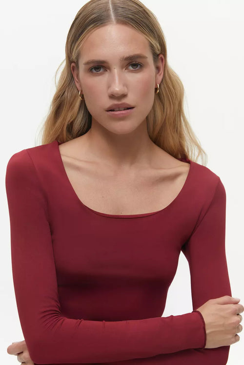 longsl-v-z-kruglim-dekolte-u-kolor-burgundy-3027
