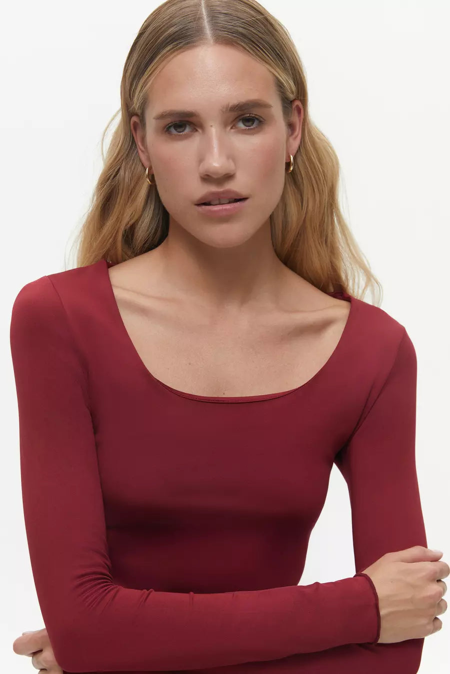 longsl-v-z-kruglim-dekolte-u-kolor-burgundy-3027