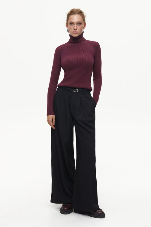 Ribbed turtleneck sweater in color red