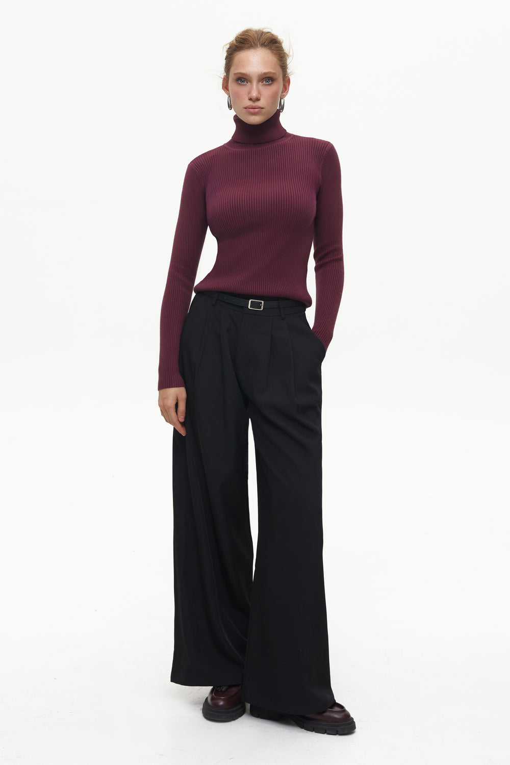 Ribbed turtleneck sweater in color red