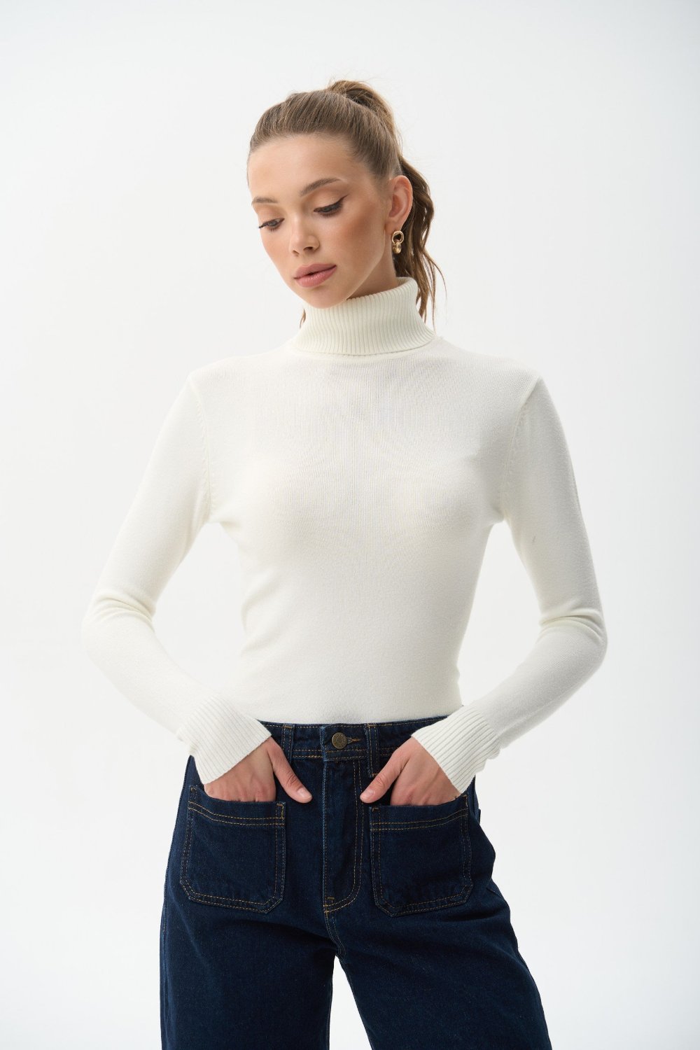 Turtleneck sweater in color milk - SOLMAR