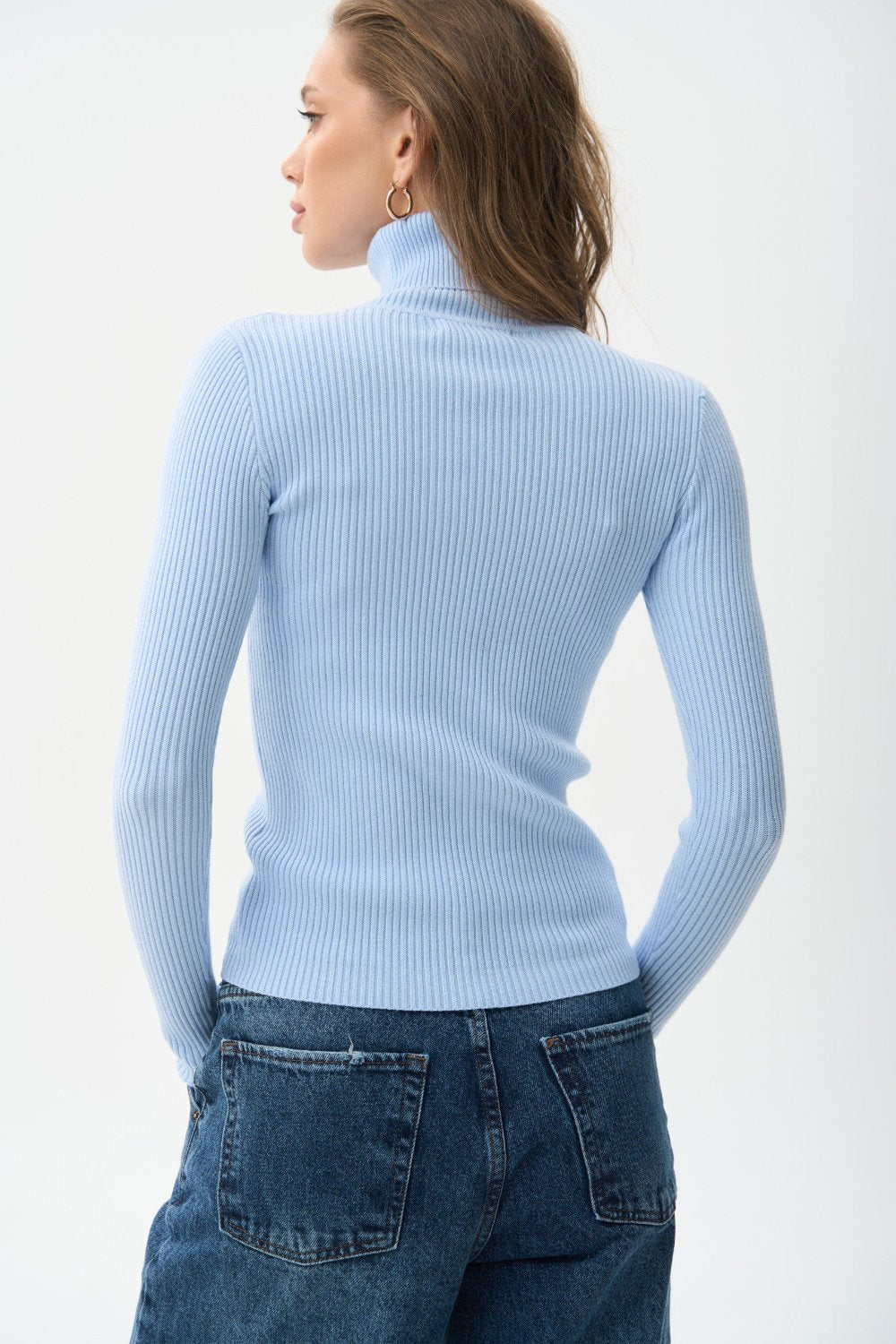 Ribbed turtleneck sweater in color blue - SOLMAR