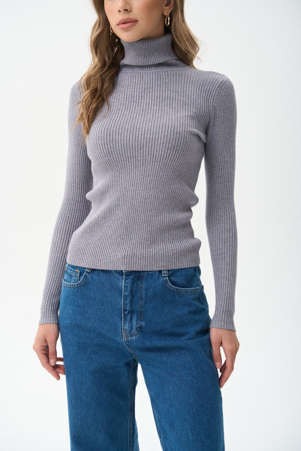 Ribbed turtleneck sweater in color grey