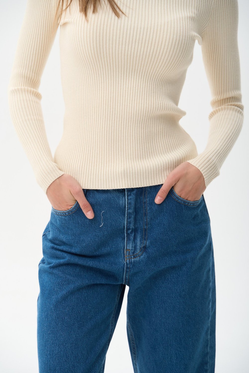 Ribbed turtleneck sweater in color milk - SOLMAR