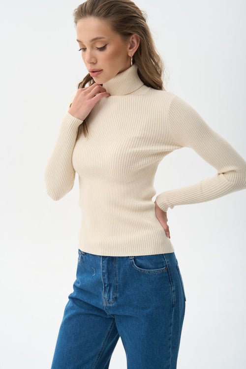 Ribbed turtleneck sweater in color milk - SOLMAR