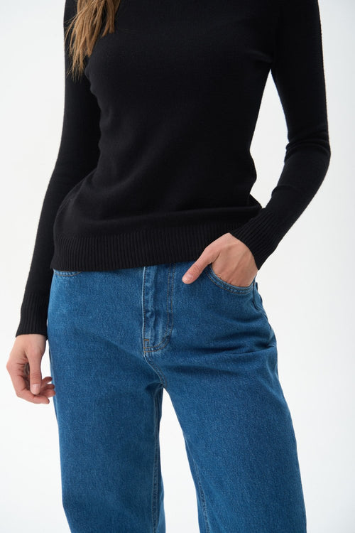 Turtleneck sweater in color black - SOLMAR