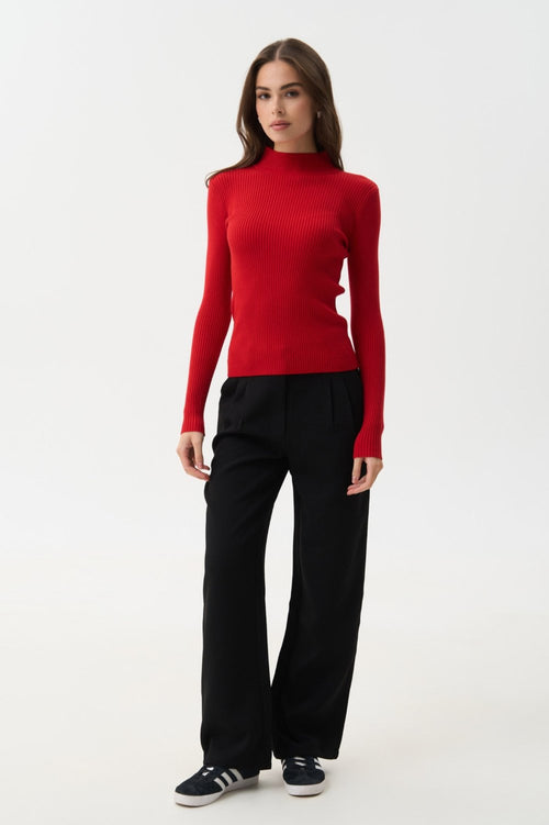 Sweater with a neck rack in color red - SOLMAR