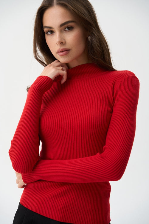 Sweater with a neck rack in color red - SOLMAR